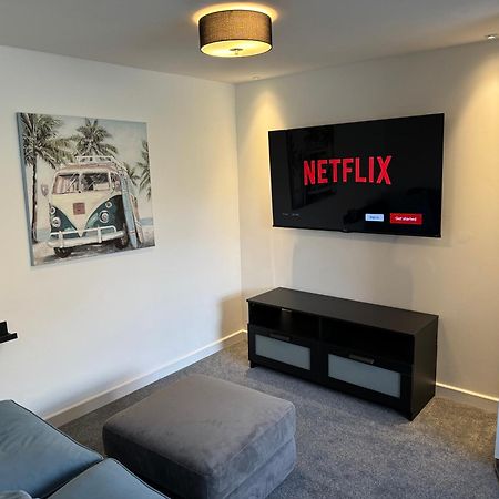 Modern 1 Bed Apartment With Car Parking Bitton Εξωτερικό φωτογραφία
