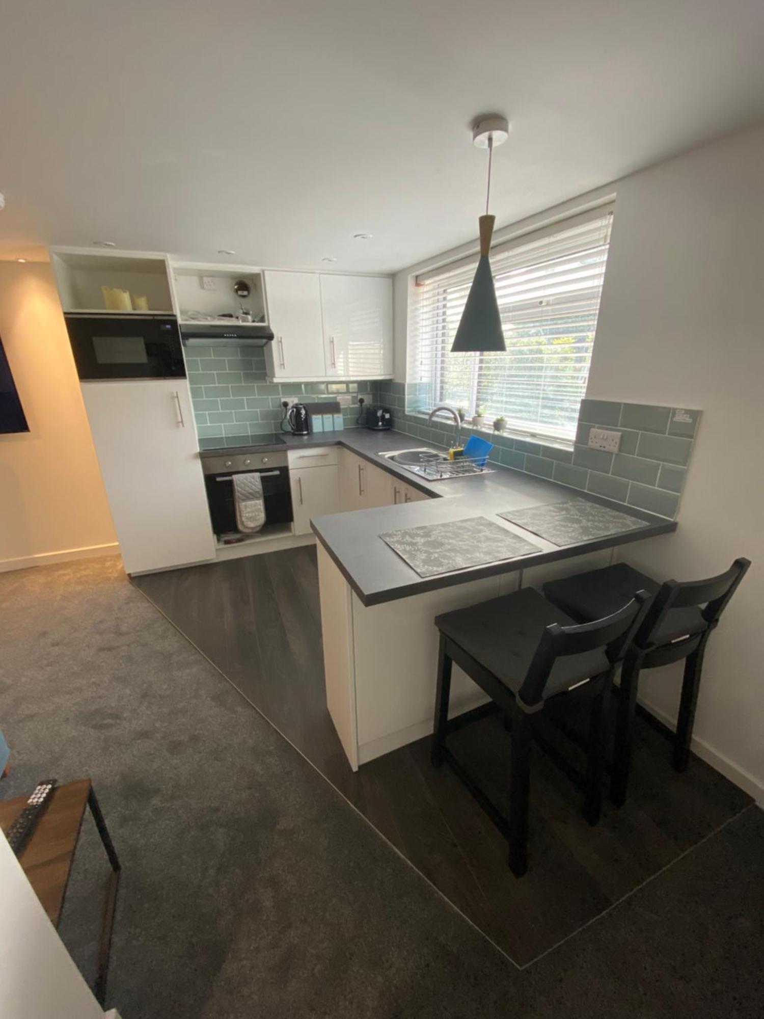 Modern 1 Bed Apartment With Car Parking Bitton Εξωτερικό φωτογραφία