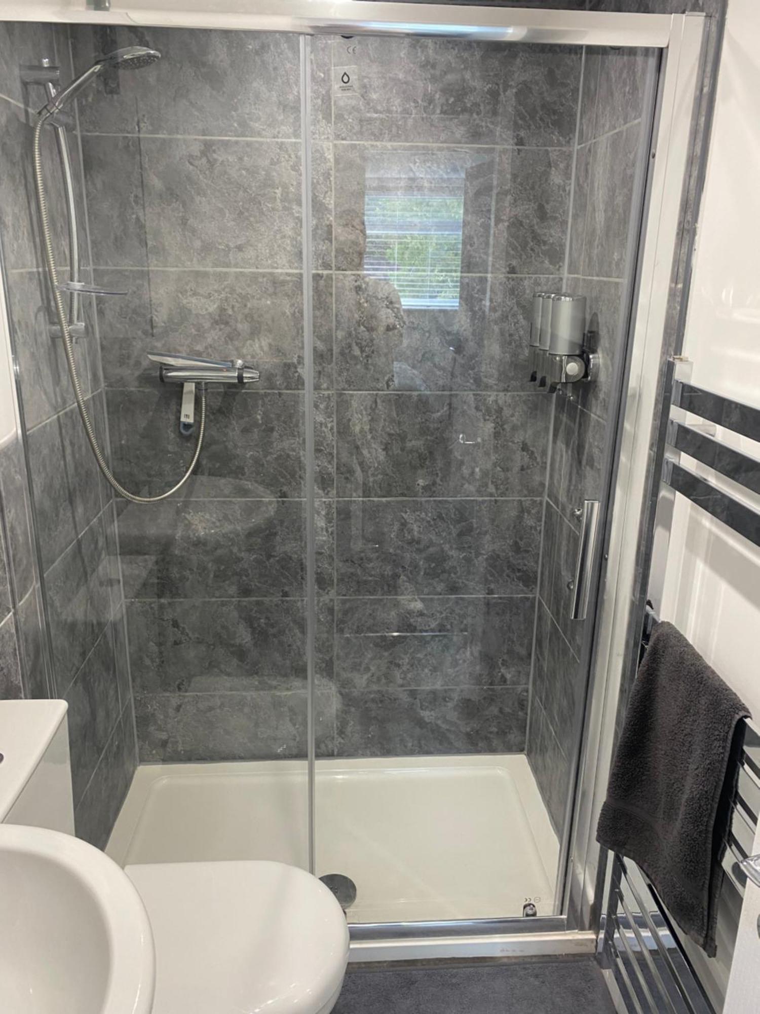 Modern 1 Bed Apartment With Car Parking Bitton Εξωτερικό φωτογραφία