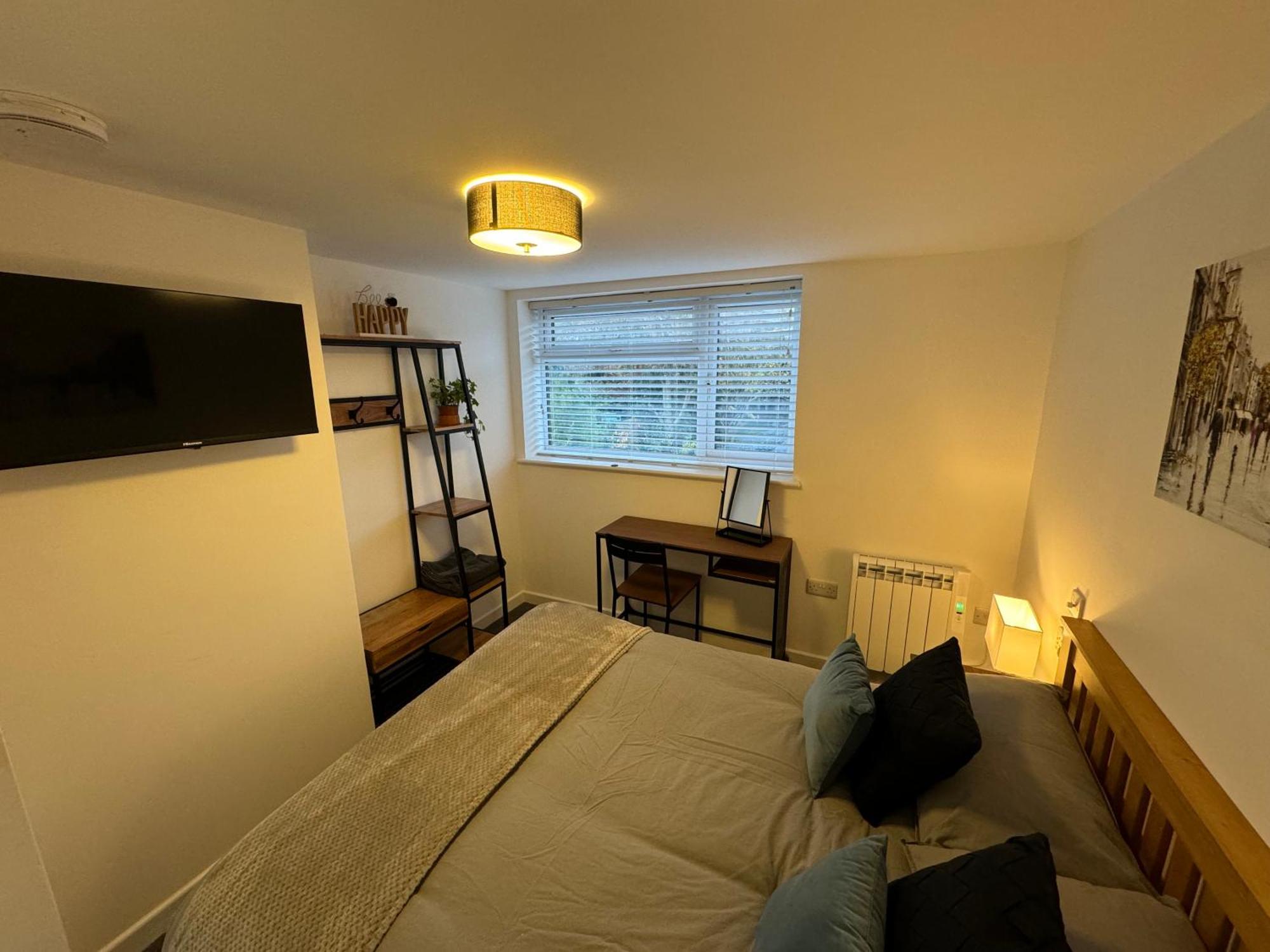 Modern 1 Bed Apartment With Car Parking Bitton Εξωτερικό φωτογραφία