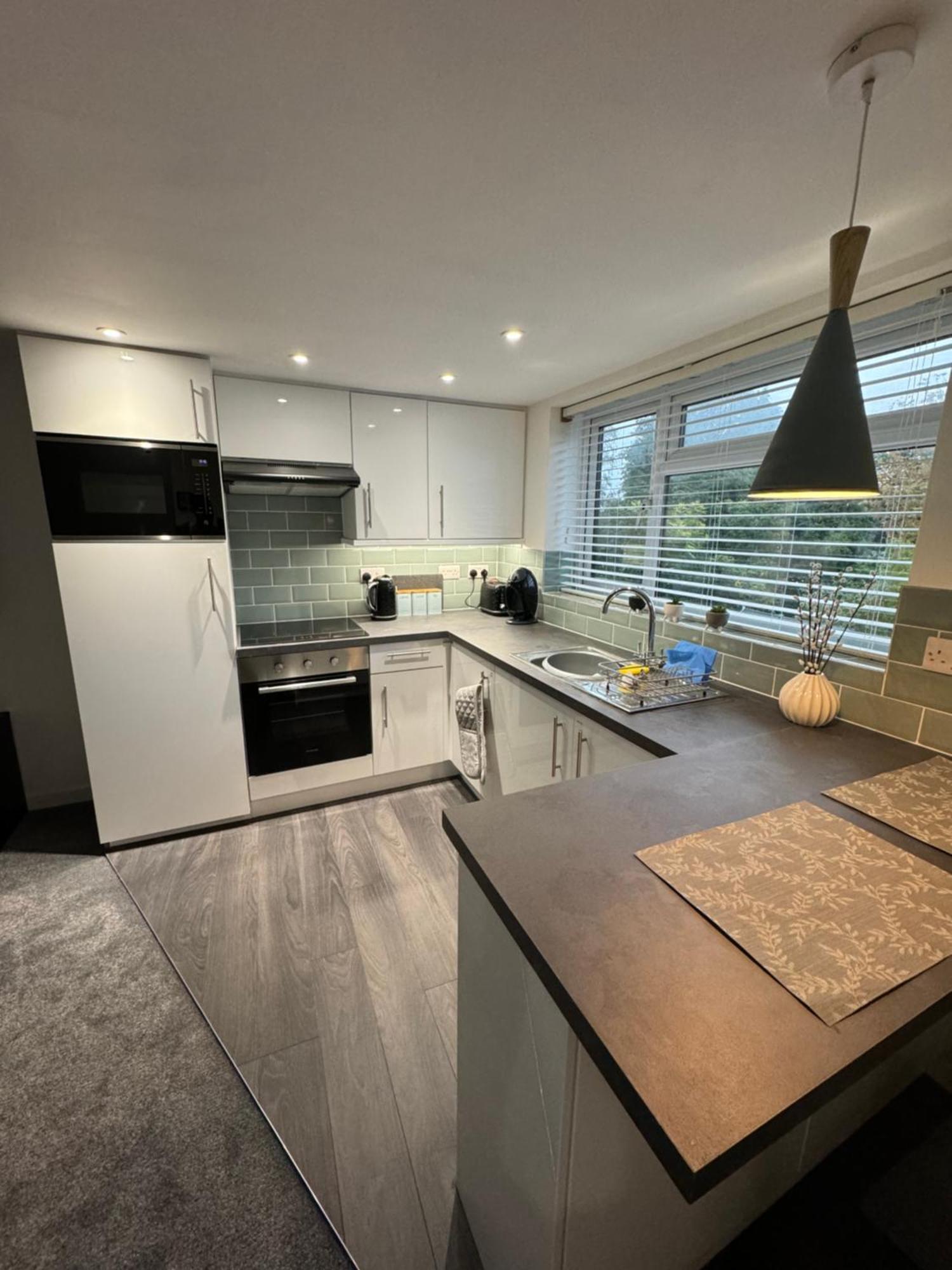 Modern 1 Bed Apartment With Car Parking Bitton Εξωτερικό φωτογραφία